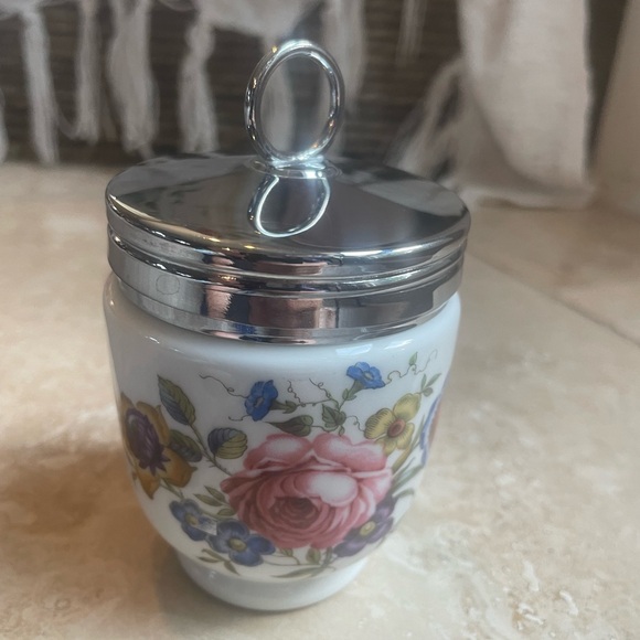 Vintage Royal Worcester single egg coddler in white porcelain with silver lid - Picture 2 of 8